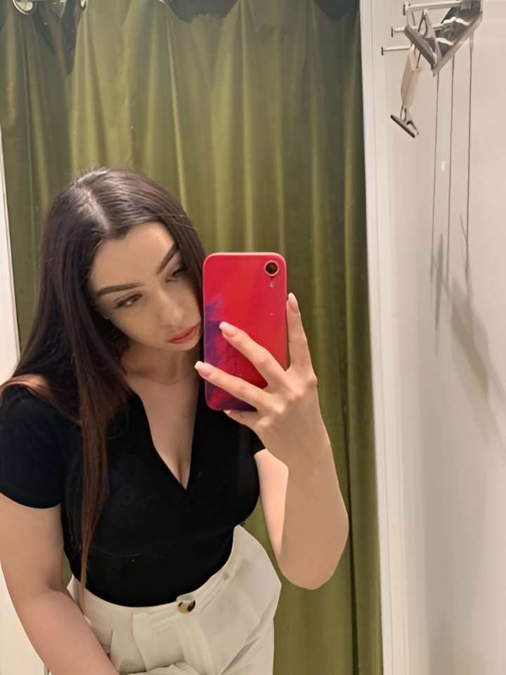 Борислава привлекальеная девушка из Северска цена от 5000 руб