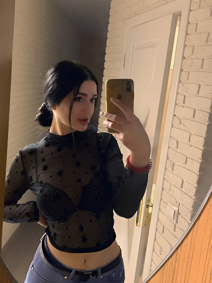 Софа привлекальеная девушка из Северска цена от 2000 руб