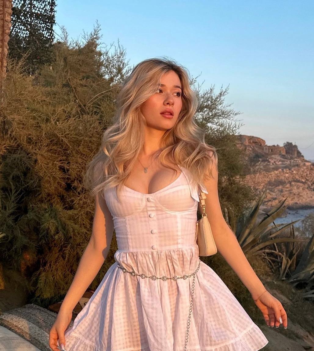 Настенька привлекальеная девушка из Северска цена от 3000 руб