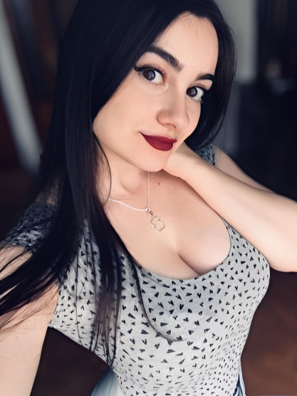 Инга привлекательная девушка из Северска цена от 2500 руб