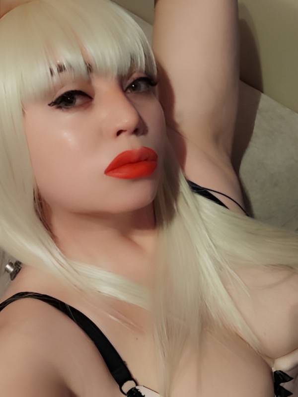 Ника привлекательная девушка из Северска цена от 2500 руб