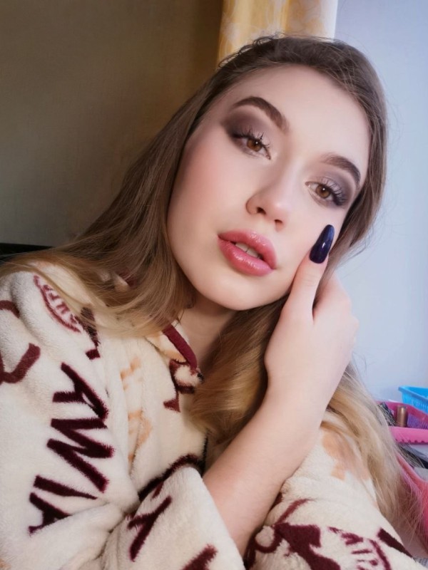 Тамара привлекательная девушка из Северска цена от 3500 руб