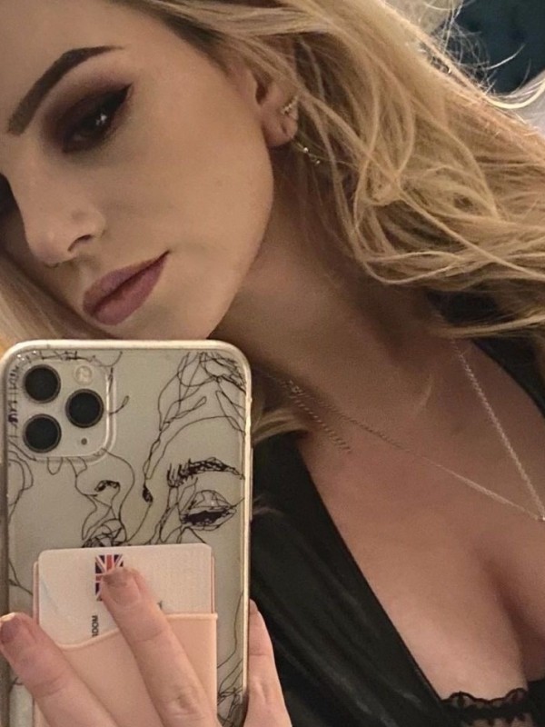 Оксана привлекательная девушка из Северска цена от 3000 руб