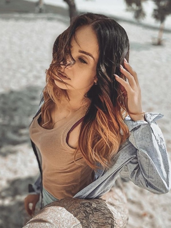 Ирина привлекательная девушка из Северска цена от 3500 руб