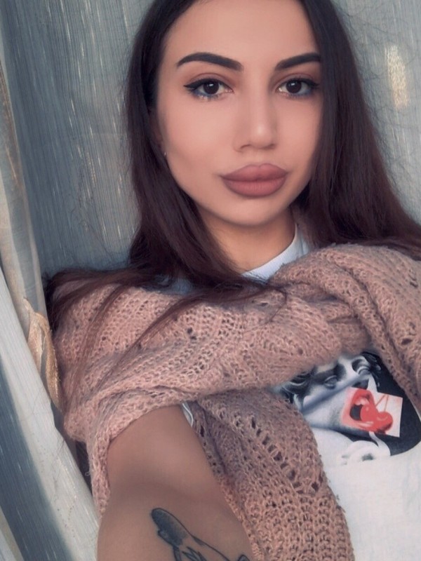 Инна привлекательная девушка из Северска цена от 3500 руб