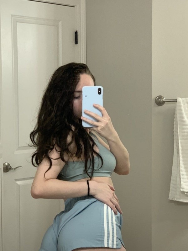 Дина привлекательная девушка из Северска цена от 3000 руб