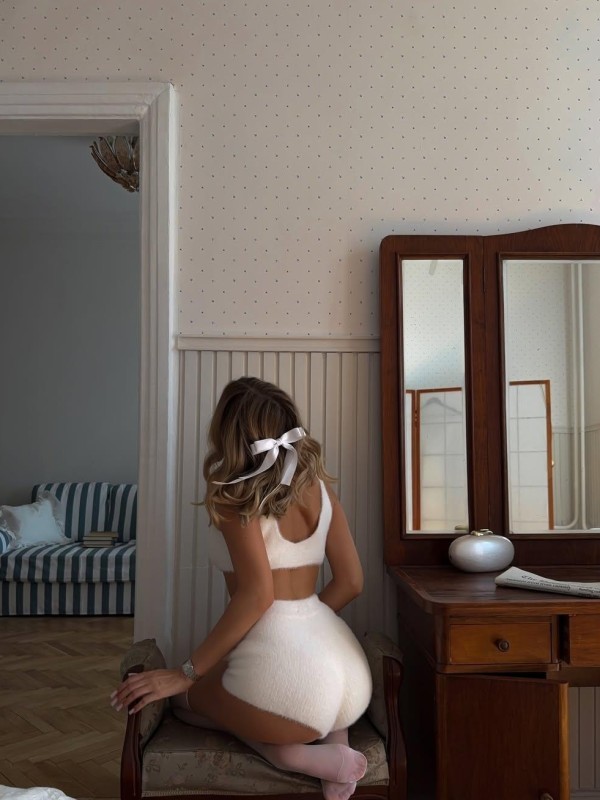 Алиса привлекательная девушка из Северска цена от 7000 руб